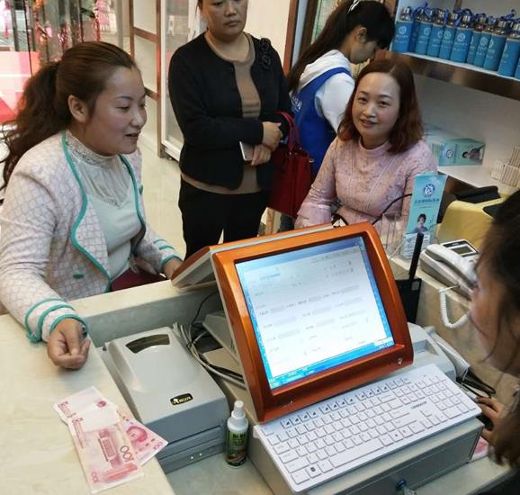 干洗店需要幾個人開 小型店業(yè)務量少人手少